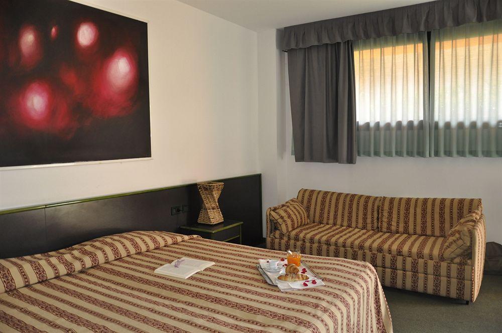 Green Hotel Poviglio  Экстерьер фото