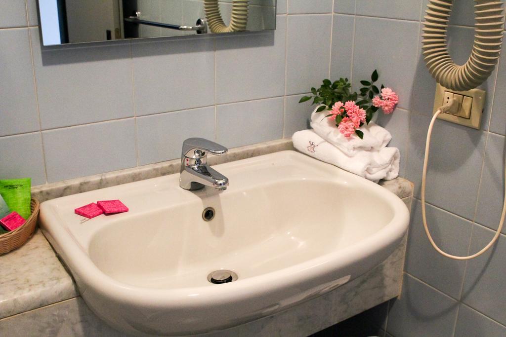 Green Hotel Poviglio  Экстерьер фото